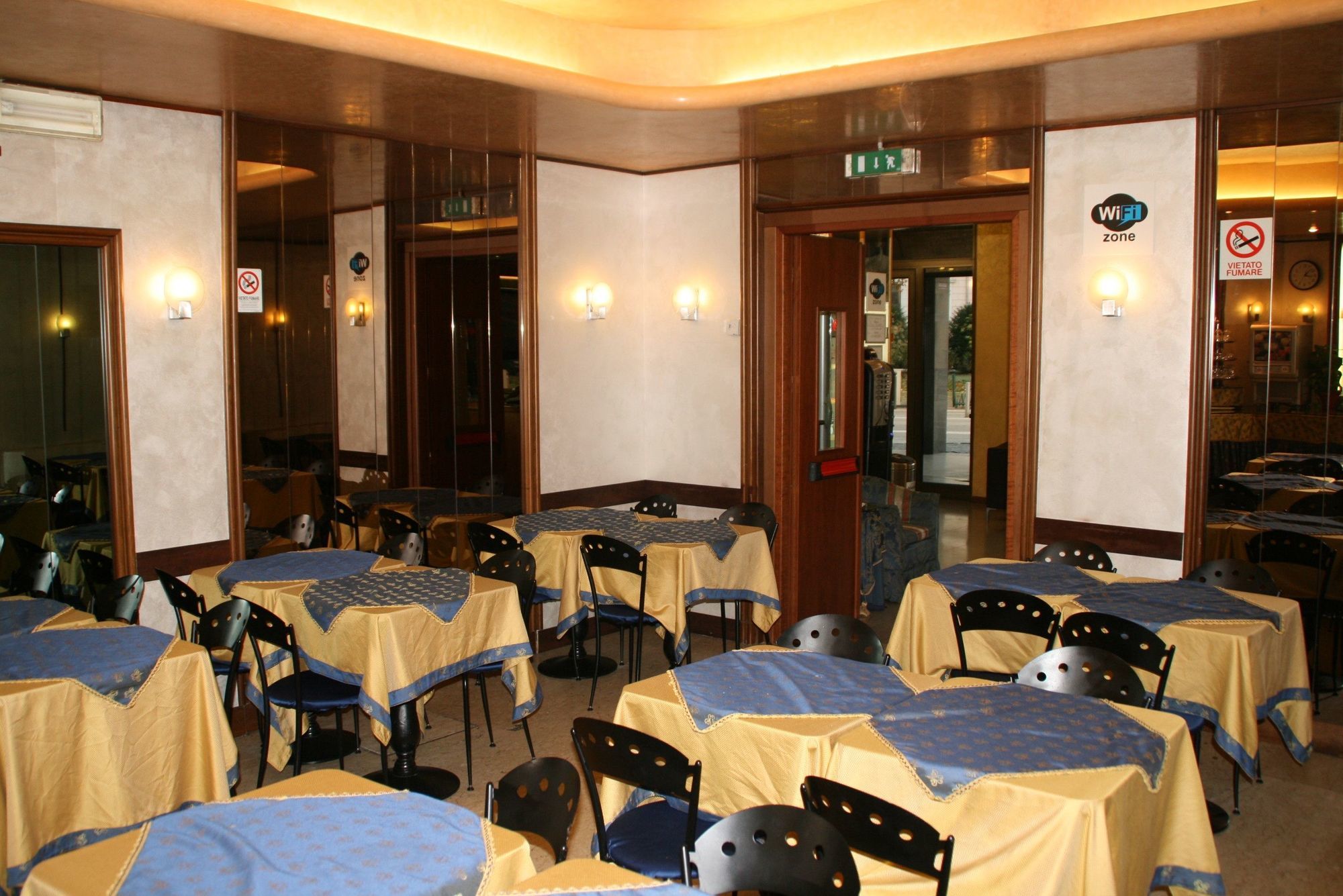 Centrale Hotel 3*