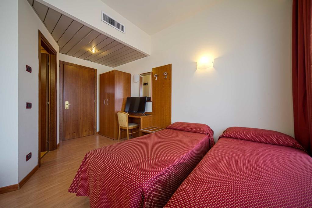 Centrale Hotel 3*